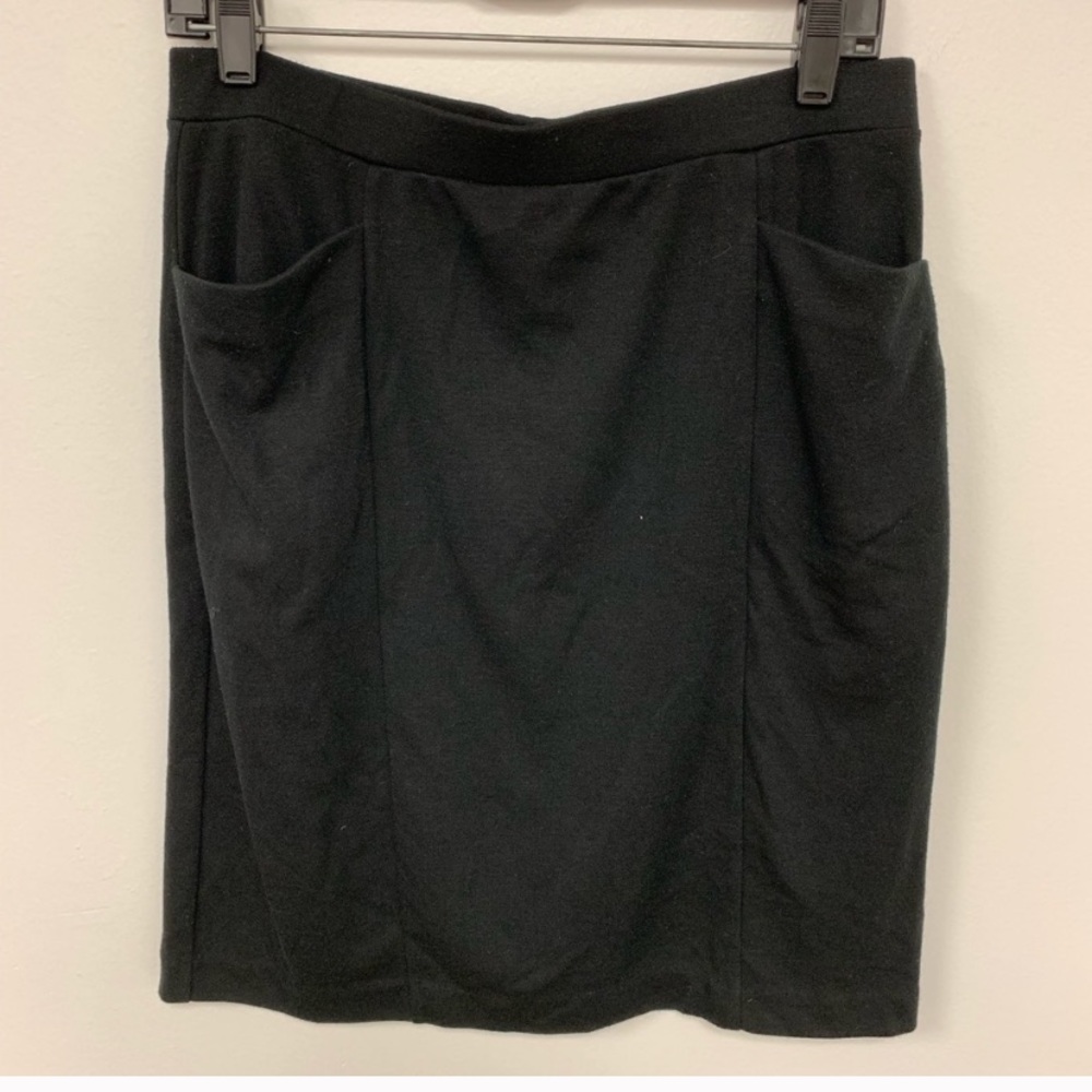 4/$19 🔥 Anne klein black skirt with pockets
